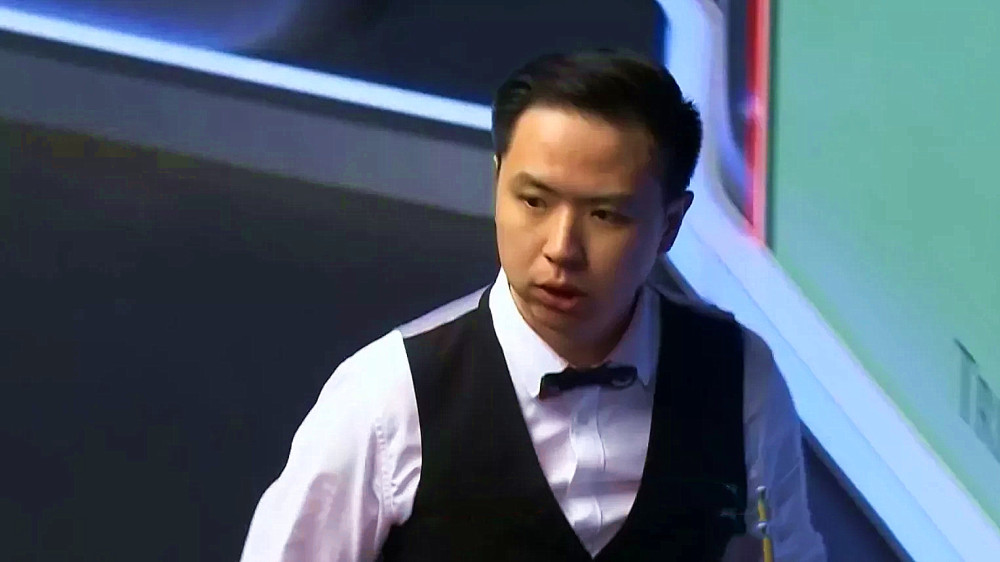 队内一名年 队内一名年