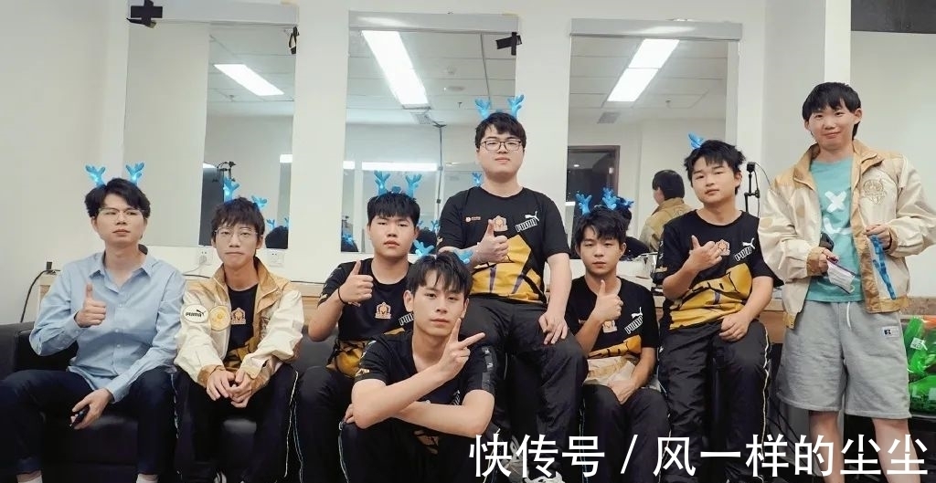 代青少年 代青少年